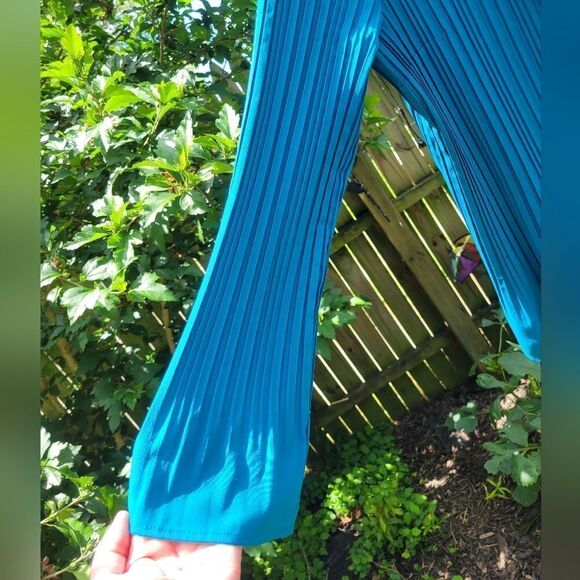 Teal Button Down Blouse - Picture 6 of 11